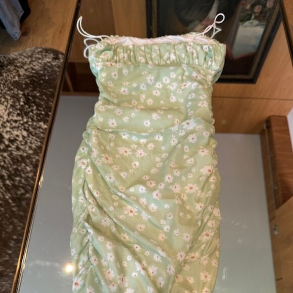 Pre-Loved Princess Polly Light Green Daisy Print Ruched Dress - Size 2 - Picture 6 of 7